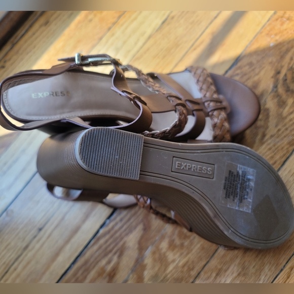 Express Brown Wedges Size 9 - Picture 9 of 9